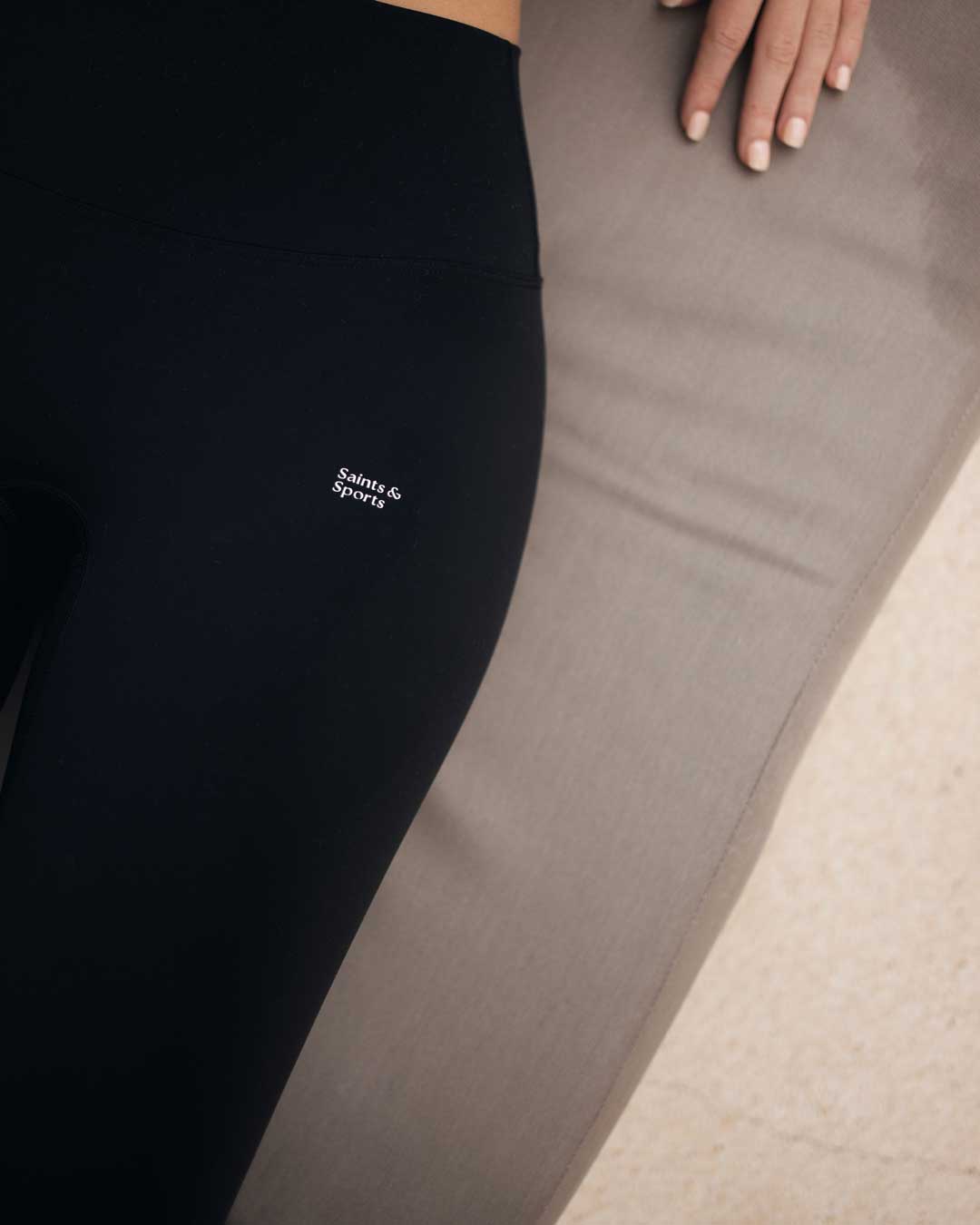 SaintsSkin Leggings Black (Model) 3 - Saints & Sports